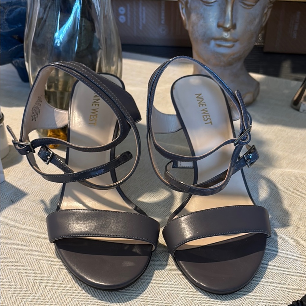 Nine West Gray Sandals Minimalist Design